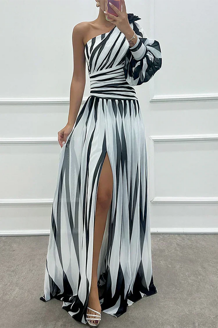 Pearl |Elegant Striped Maxi Dress with One Shoulder