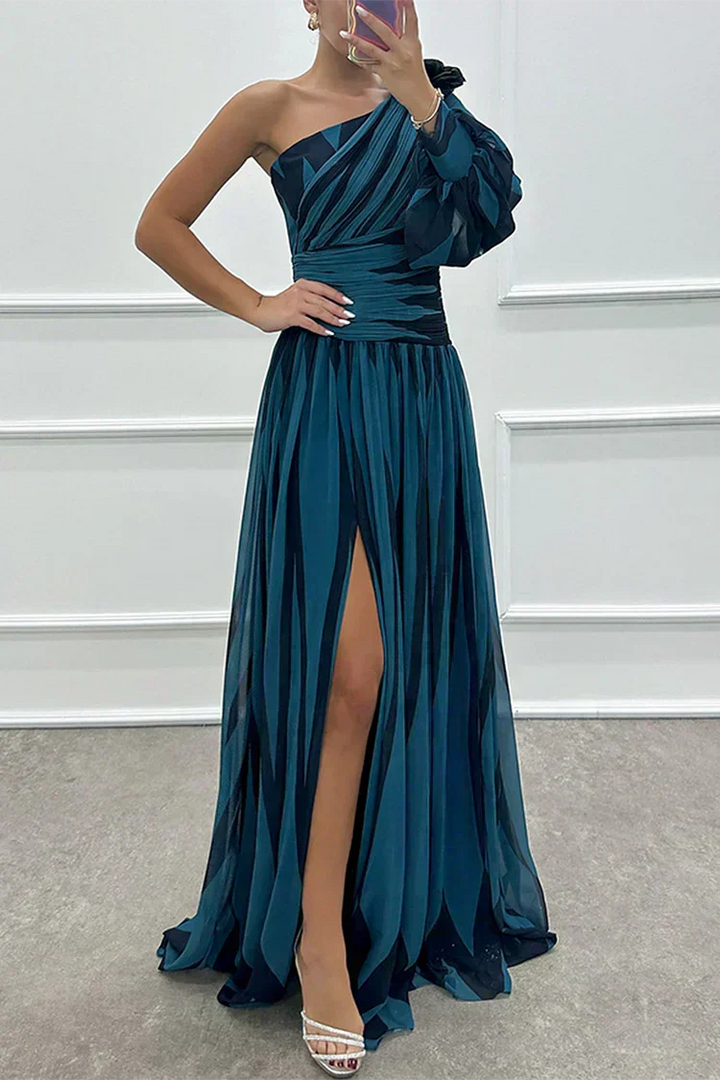 Pearl |Elegant Striped Maxi Dress with One Shoulder