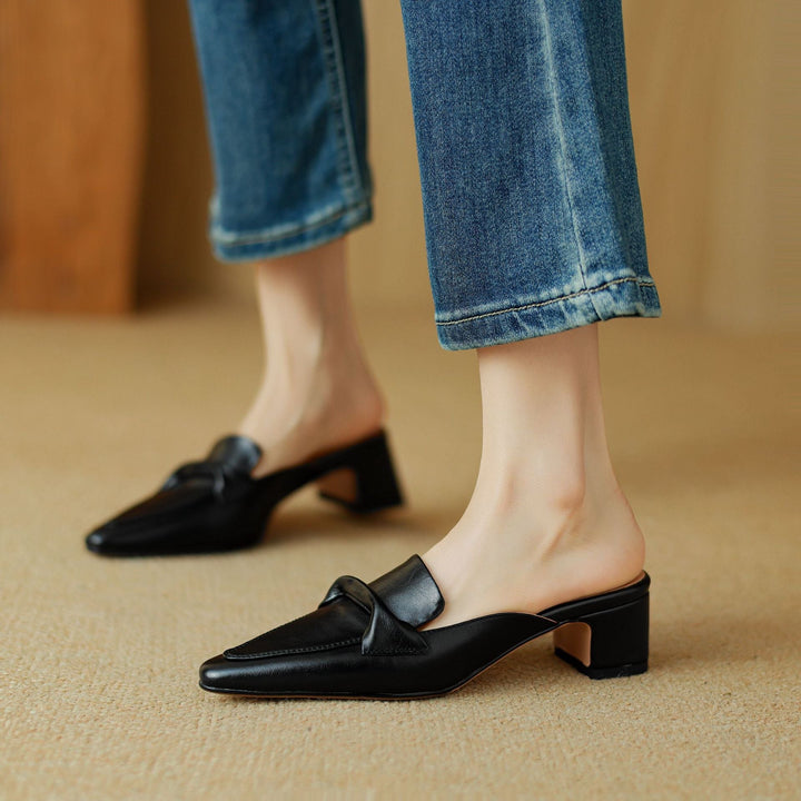 Erlen | Pointed-Toe Knot Detail Mules